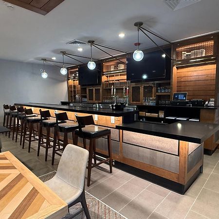 Four Points By Sheraton Bedford Manchester Airport Экстерьер фото