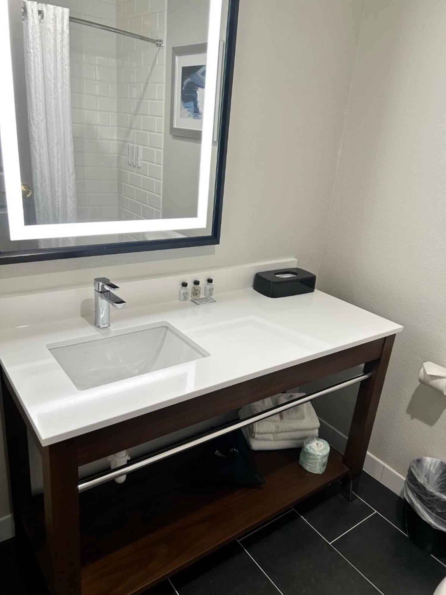 Four Points By Sheraton Bedford Manchester Airport Экстерьер фото